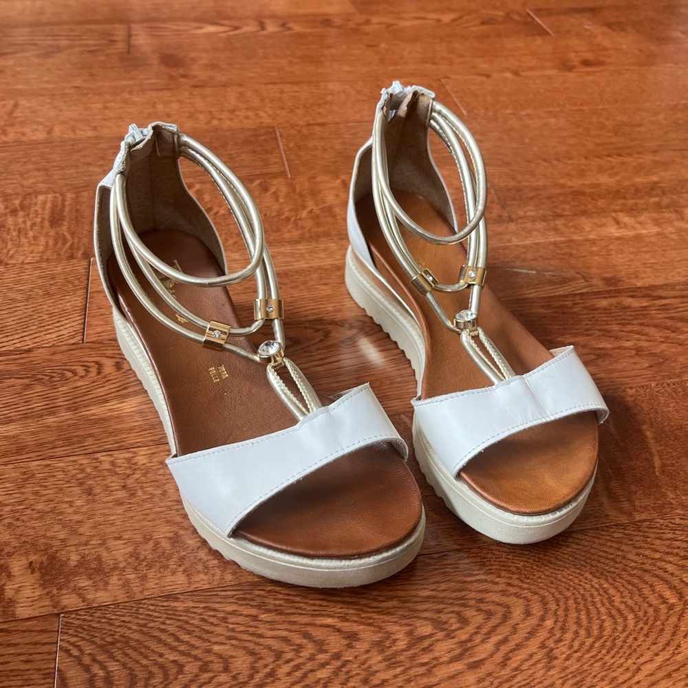 Browns platform sandals